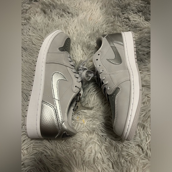 jordan 1 retro high og metallic silver